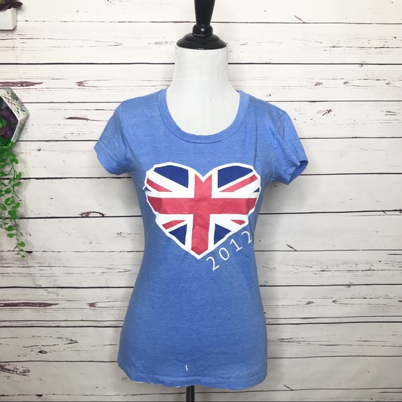 🌺 3/$20 SALE Blue Union Jack Flag Heart T-Shirt - Picture 4 of 4